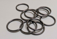 10  ks Kroužek 25 mm černý nikl